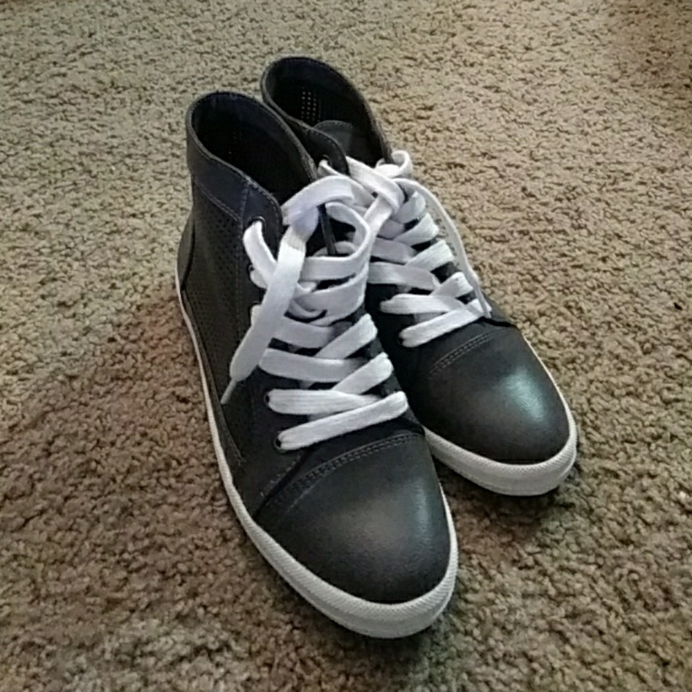 6 1/2 grey shoes